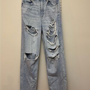 American Eagle Distressed Ripped Mom Jeans Light Wash Size 2
